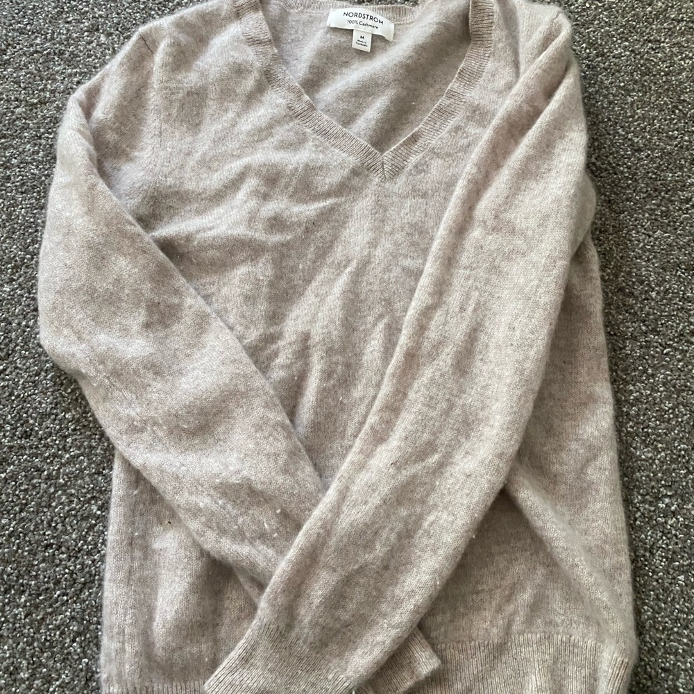 Nordstrom 100% Cashmere Sweater in Beige  M